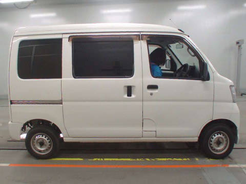 2015 Daihatsu Hijet Cargo S321V[2]