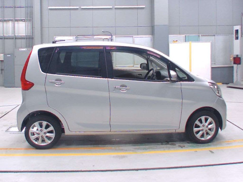 2018 Mitsubishi eK Wagon B11W[2]