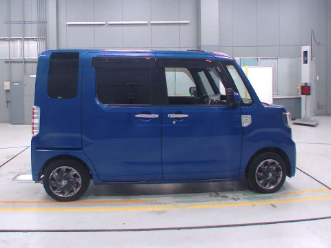 2015 Daihatsu Wake LA700S[2]