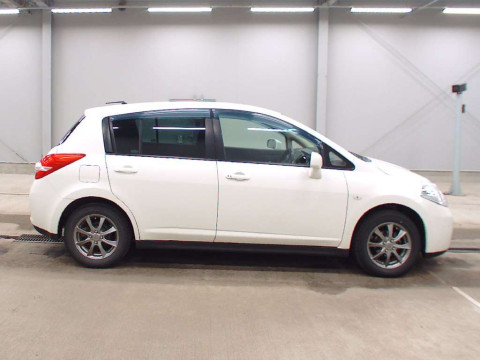 2011 Nissan Tiida C11[2]