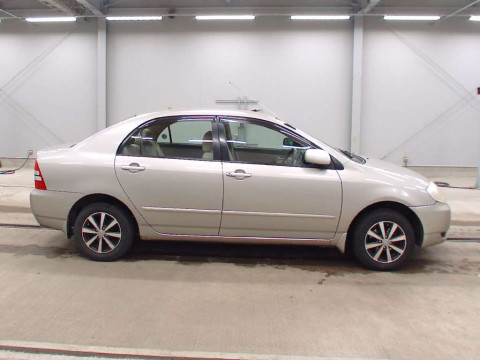 2002 Toyota Corolla Sedan NZE120[2]