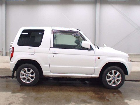 2011 Mitsubishi Pajero Mini H58A[2]