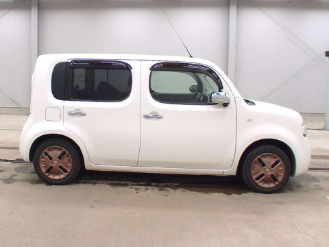 2014 Nissan Cube Z12[2]