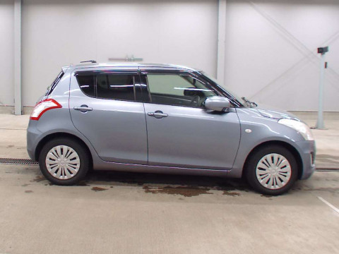 2014 Suzuki Swift ZC72S[2]