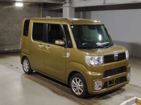 2020 Daihatsu Wake LA700S[2]