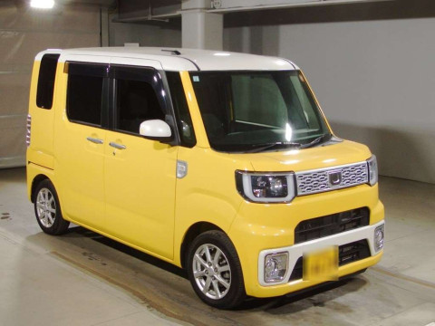 2015 Daihatsu Wake LA700S[2]