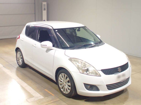 2012 Suzuki Swift ZC72S[2]