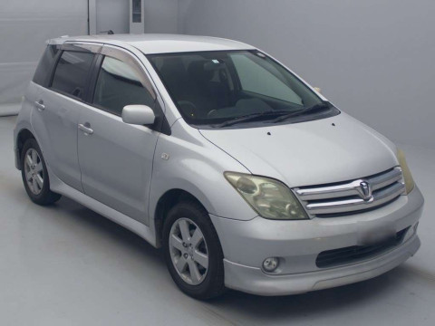 2004 Toyota IST NCP65[1]