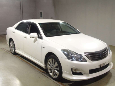 2009 Toyota Crown Hybrid GWS204[2]