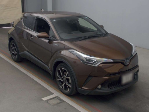 2017 Toyota C-HR ZYX10[2]