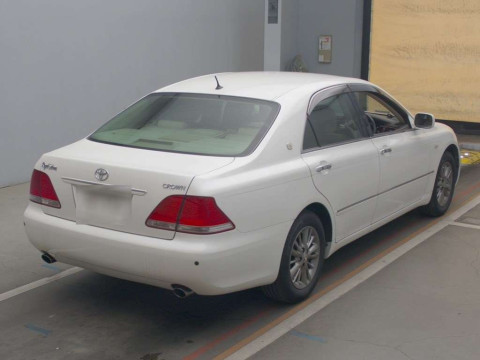 2005 Toyota Crown GRS180[1]