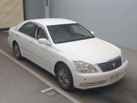 2005 Toyota Crown GRS180[2]