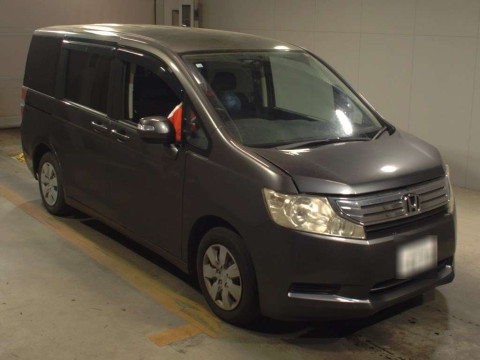 2012 Honda Step WGN RK1[2]