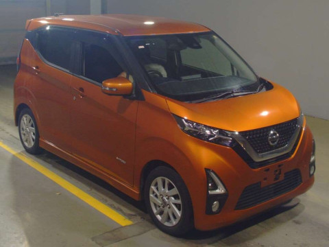 2019 Nissan DAYZ B44W[1]