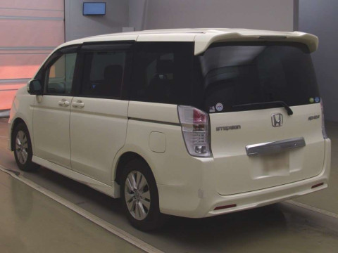 2010 Honda Step WGN Spada RK5[1]