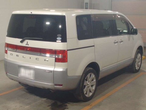 2011 Mitsubishi Delica D5 CV5W[1]