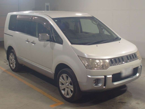 2011 Mitsubishi Delica D5 CV5W[2]