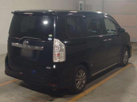 2012 Toyota Voxy ZRR70W[1]