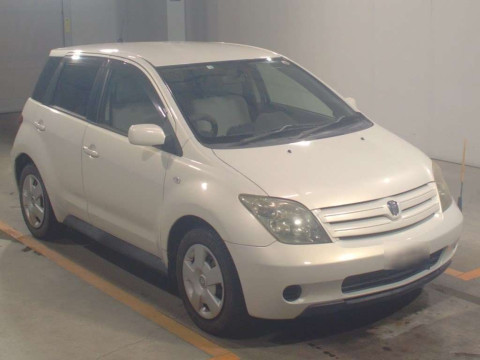 2004 Toyota IST NCP60[2]