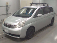 2005 Toyota Isis