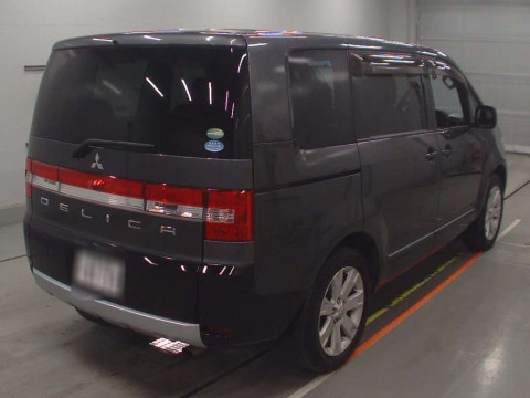 2015 Mitsubishi Delica D5 CV2W[1]