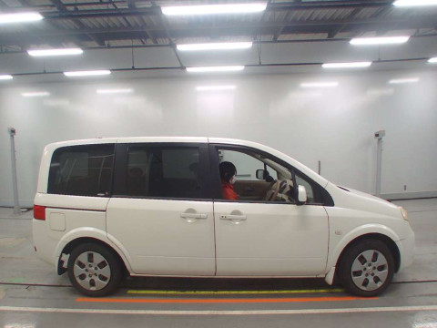 2006 Nissan Lafesta B30[2]