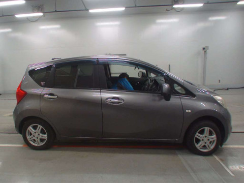 2014 Nissan Note E12[2]