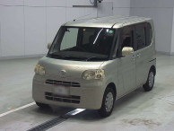 2010 Daihatsu Tanto