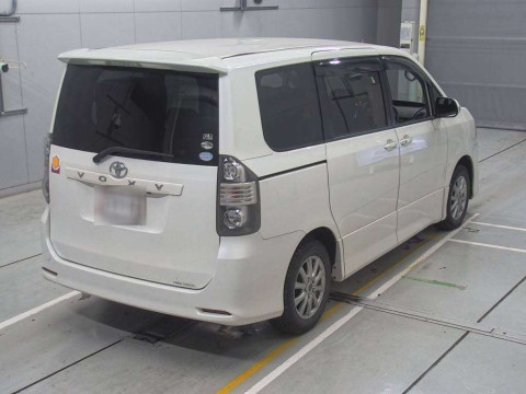 2009 Toyota Voxy ZRR70W[1]