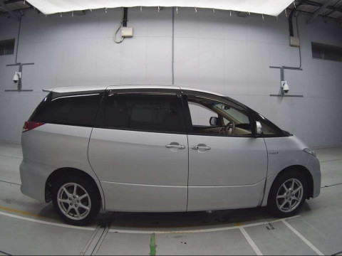 2013 Toyota Estima Hybrid AHR20W[2]