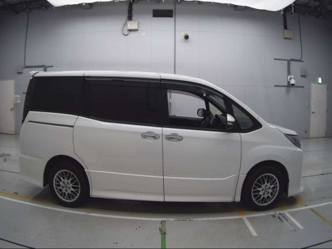 2020 Toyota Noah ZWR80W[2]