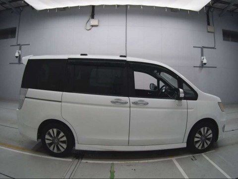 2012 Honda Step WGN Spada RK6[2]