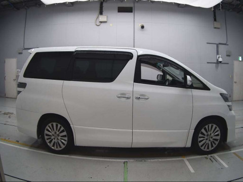 2012 Toyota Vellfire ANH20W[2]