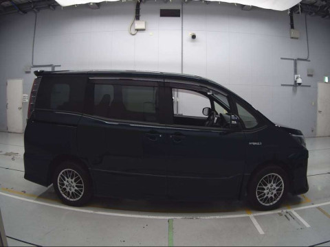 2018 Toyota Noah ZWR80W[2]