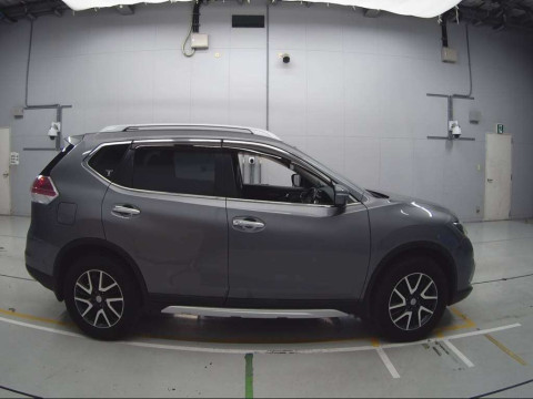 2014 Nissan X-Trail NT32[2]