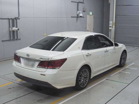 2013 Toyota Crown GRS210[1]