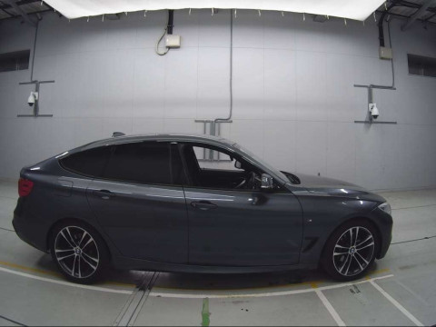 2013 BMW 3 Series 3X28[2]