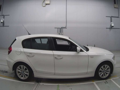 2009 BMW 1 Series UE16[2]