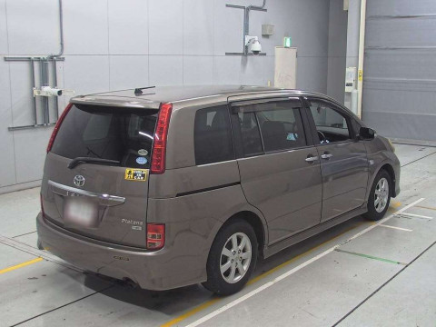 2010 Toyota Isis ZGM10W[1]