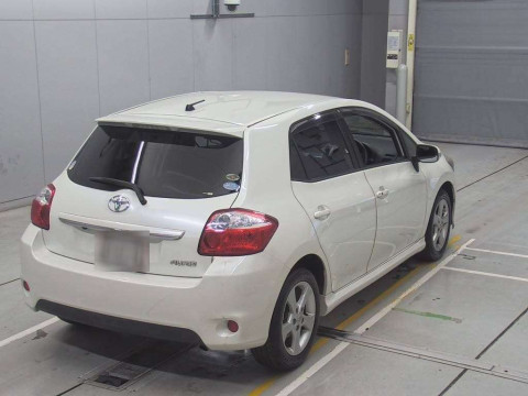 2010 Toyota Auris NZE151H[1]