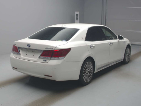 2014 Toyota Crown Majesta GWS214[1]