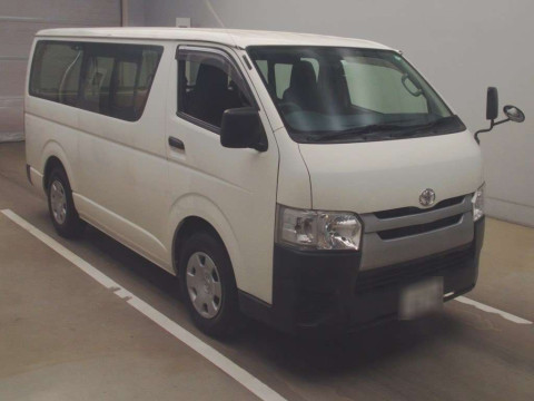 2015 Toyota Regiusace Van KDH201V[2]