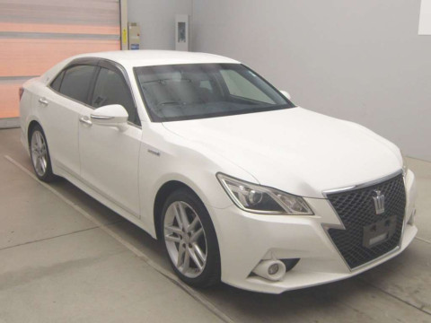 2014 Toyota Crown Hybrid AWS210[2]