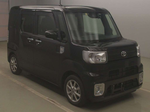 2022 Toyota Pixis Mega LA700A[2]