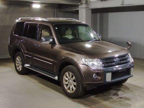 2010 Mitsubishi Pajero V98W[2]