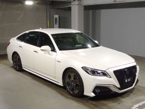 2020 Toyota Crown Hybrid AZSH20[2]