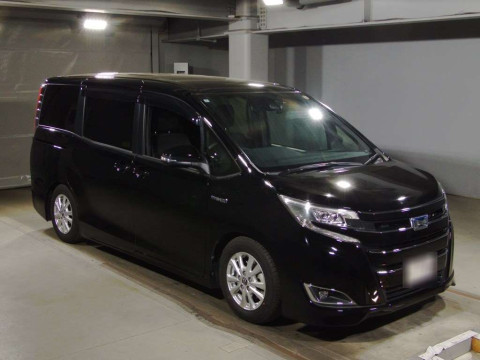 2018 Toyota Noah ZWR80G[2]