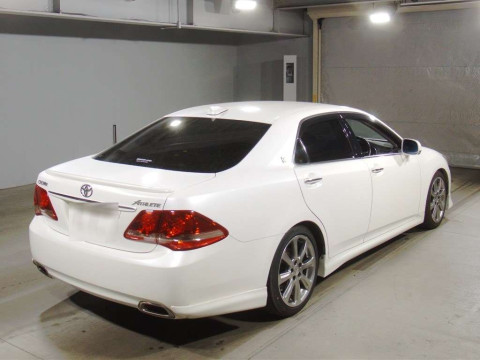 2008 Toyota Crown GRS204[1]