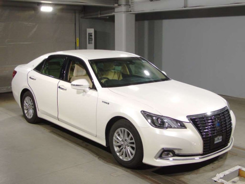 2016 Toyota Crown Hybrid AWS210[2]