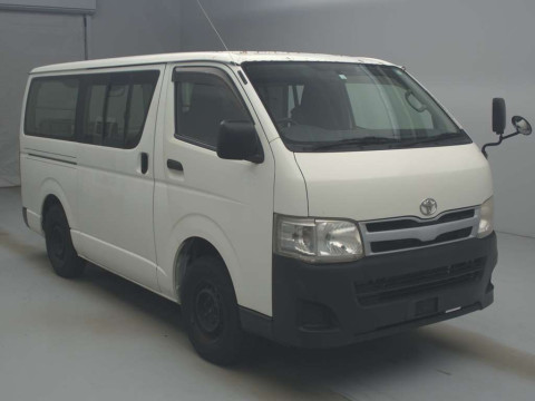 2011 Toyota Hiace Van KDH206V[2]